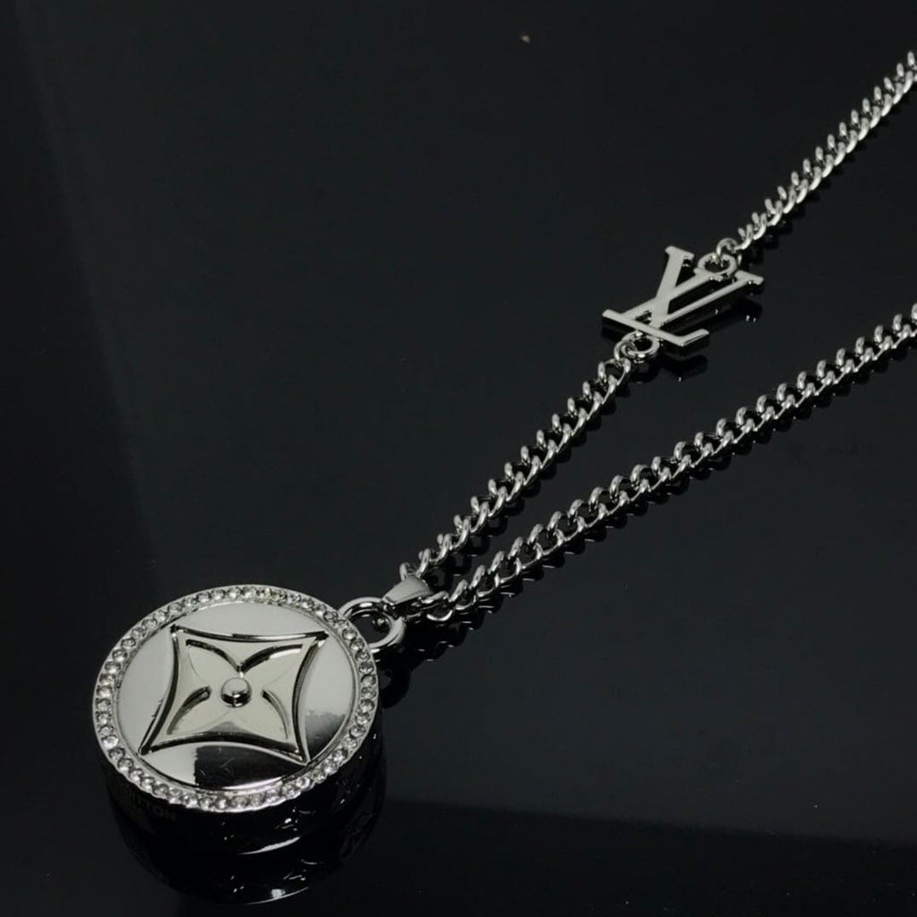 18K Louis Catch Necklace