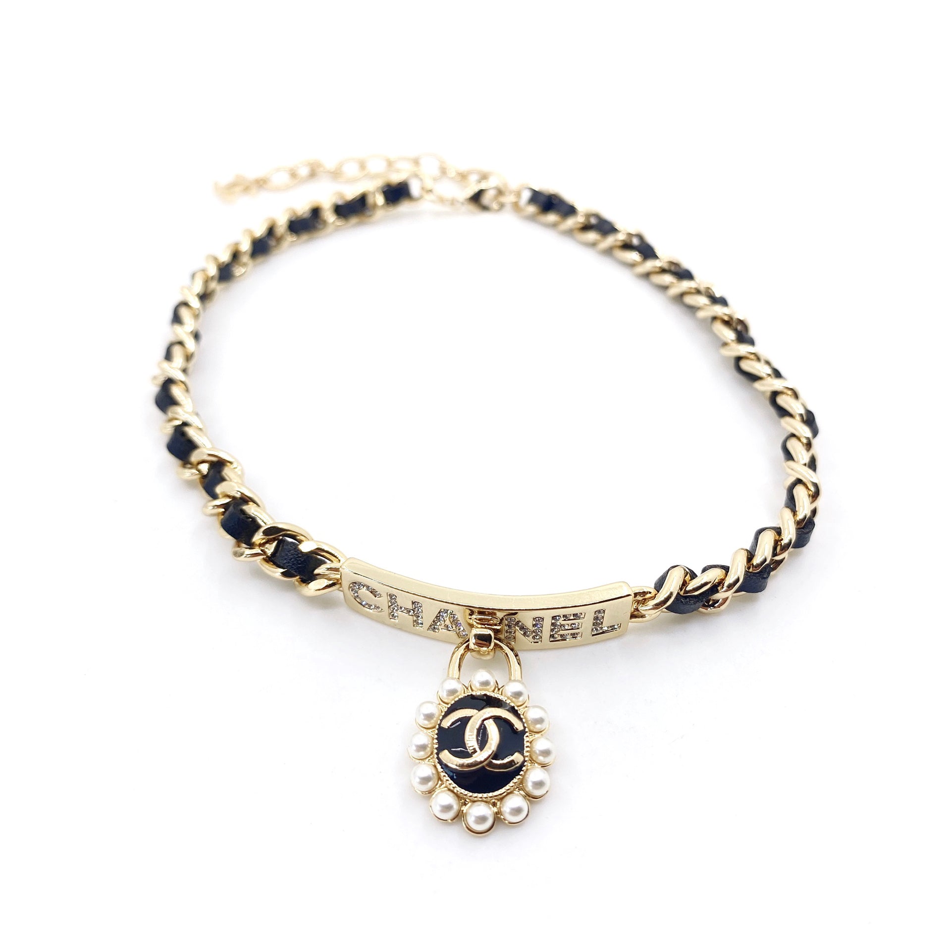 18K CC Pearls Choker Necklace